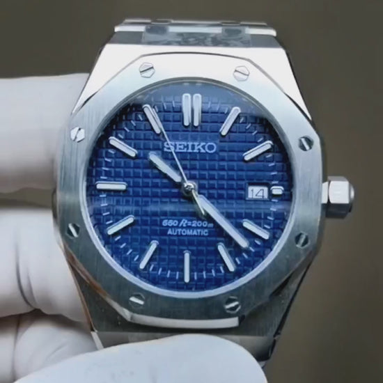 A close up Video of a Blue Dial Seiko Mod Royal oak