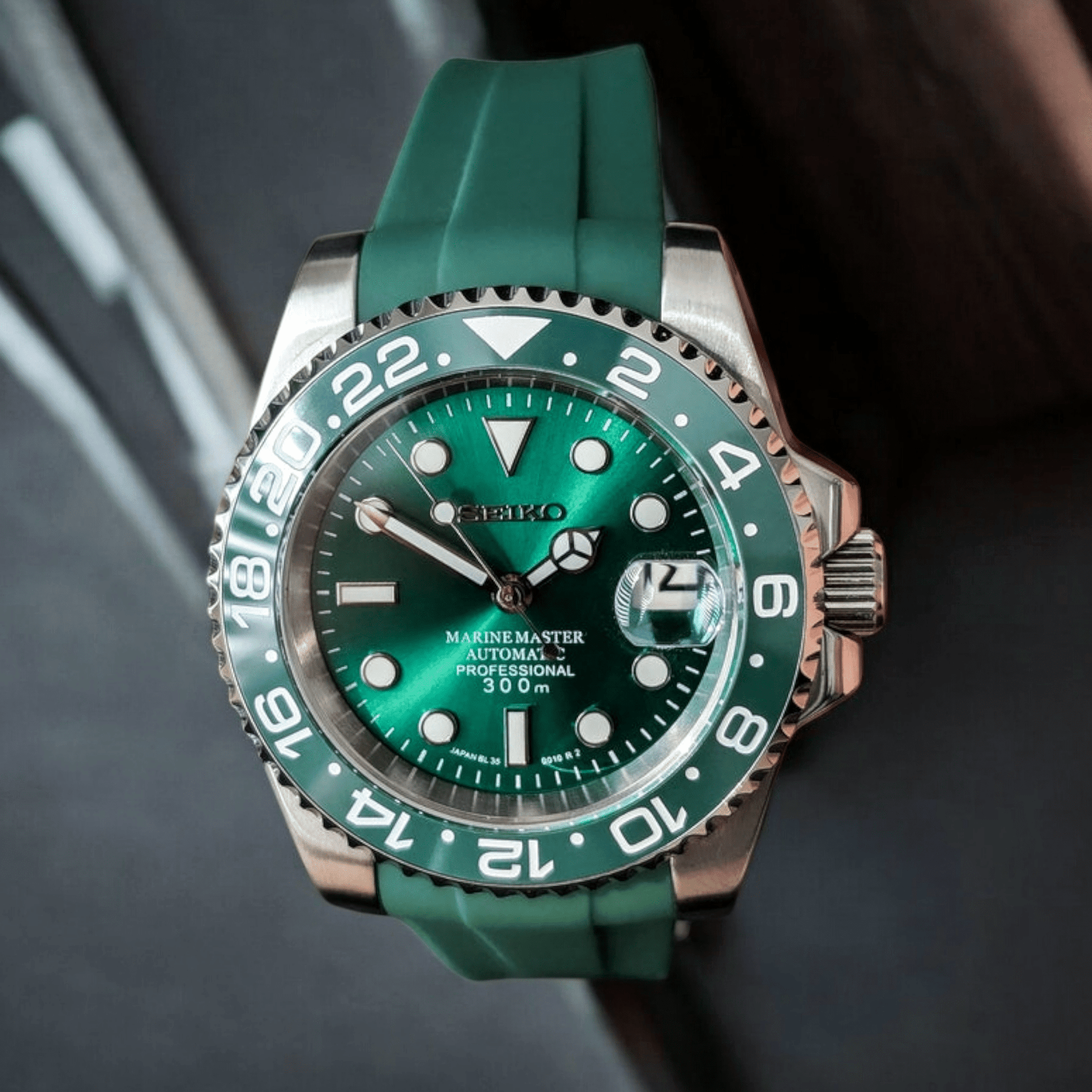 Seiko Mod Green Seikomariner " Hulk " - Rubber Bracelet - MODTIME