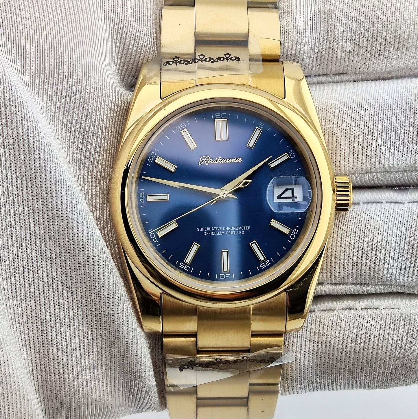 Modtime Custom made Seiko Mod Gold 36 mm Oyster with a blue dial and Gold hands